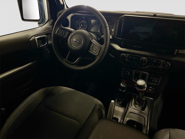 new 2025 Jeep Wrangler car, priced at $40,921