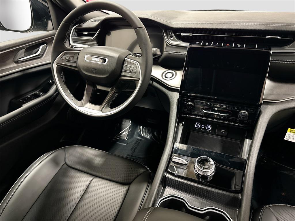 new 2025 Jeep Grand Cherokee car, priced at $47,283