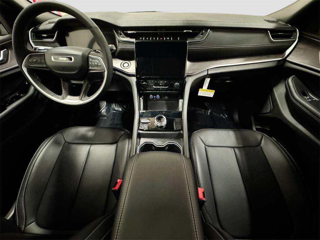 new 2025 Jeep Grand Cherokee car, priced at $47,283