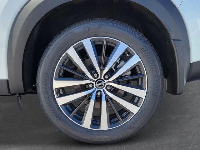 new 2025 Nissan Pathfinder car, priced at $42,085