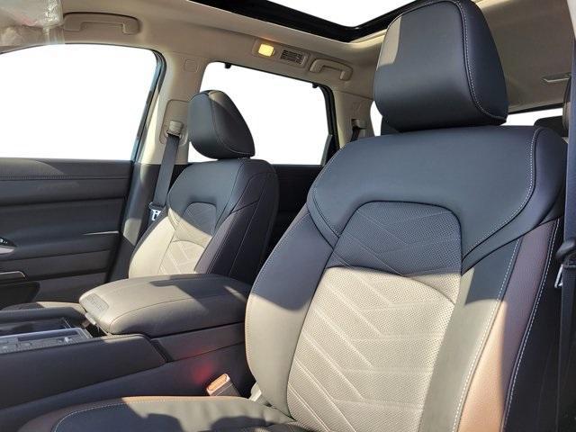 new 2025 Nissan Pathfinder car, priced at $41,360