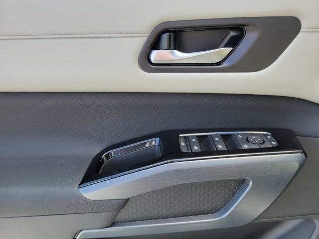 new 2025 Nissan Pathfinder car, priced at $34,946