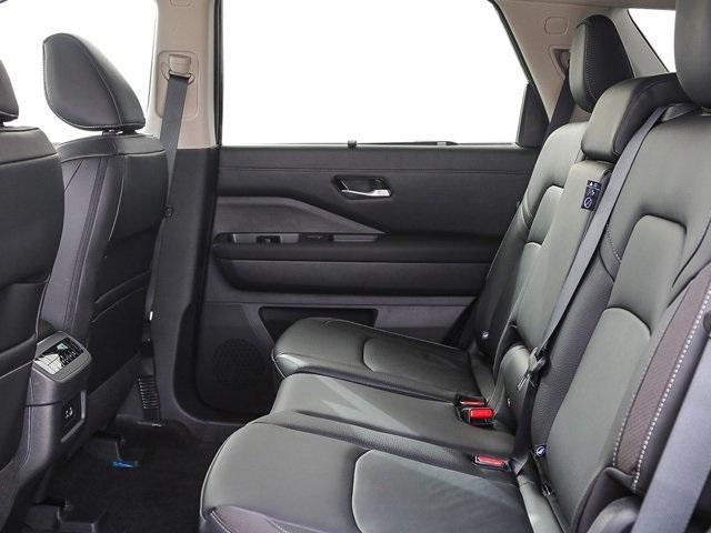 new 2025 Nissan Pathfinder car, priced at $34,875