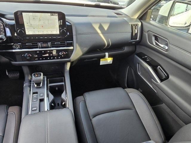 new 2025 Nissan Pathfinder car, priced at $41,080