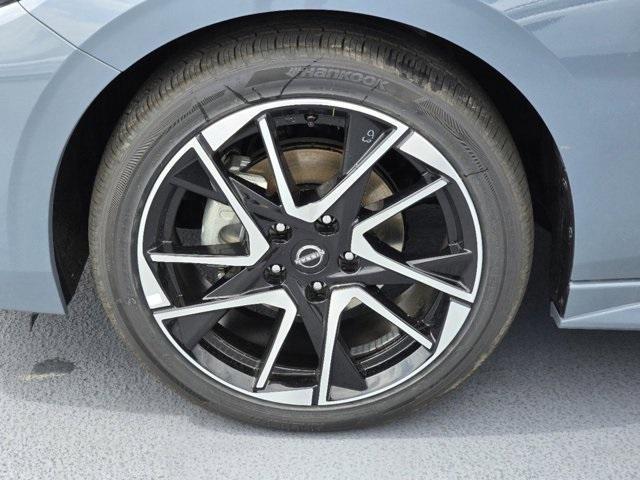 new 2025 Nissan Sentra car, priced at $23,674