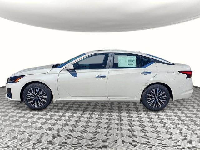 new 2025 Nissan Altima car, priced at $27,305