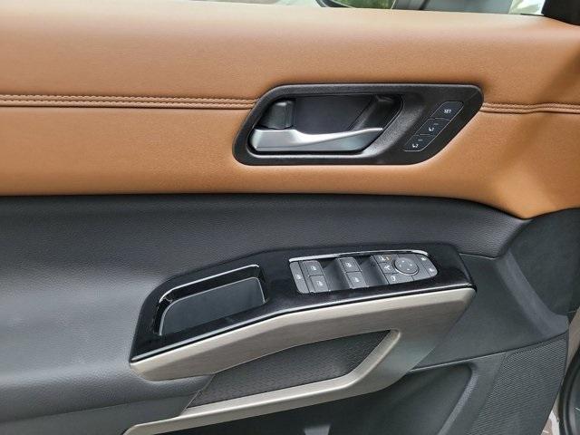 new 2025 Nissan Pathfinder car, priced at $49,902