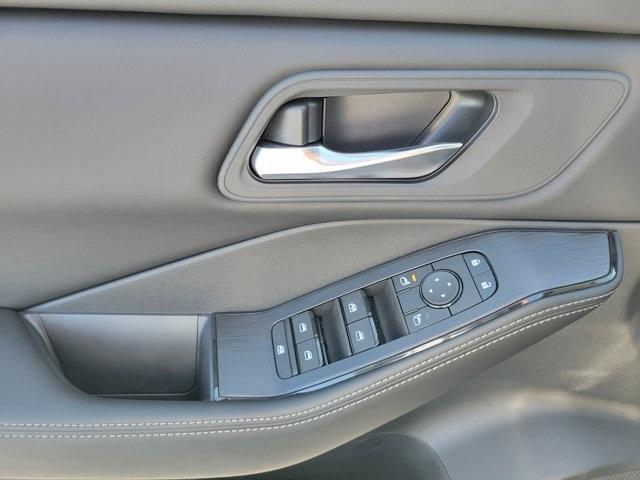 new 2025 Nissan Rogue car, priced at $27,084