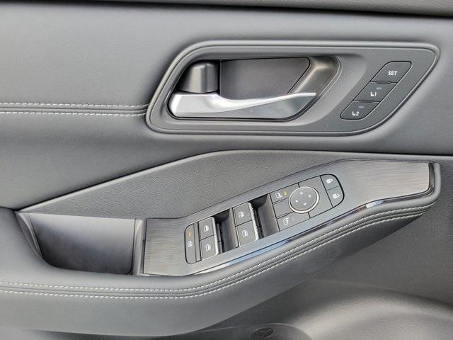 new 2025 Nissan Rogue car, priced at $36,818