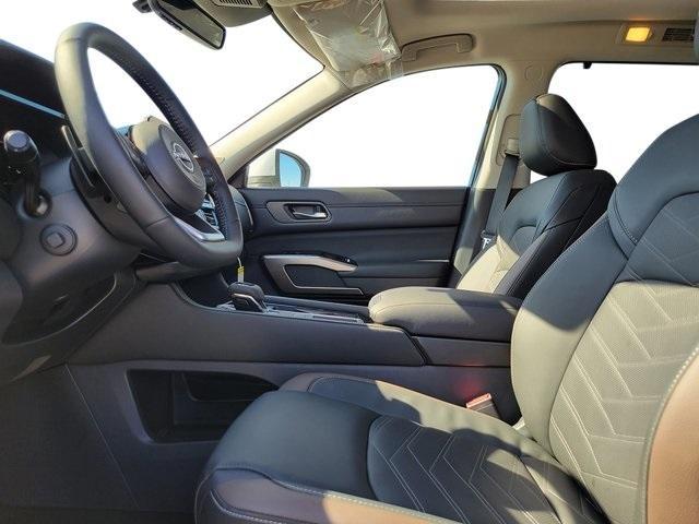 new 2025 Nissan Pathfinder car, priced at $46,278