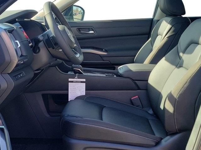 new 2025 Nissan Pathfinder car, priced at $45,111