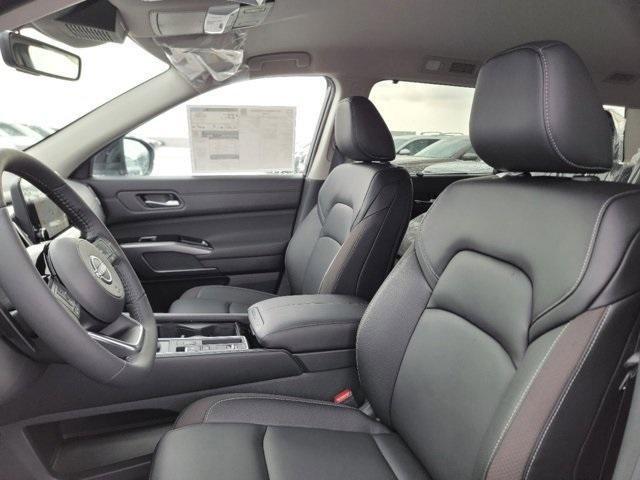 new 2025 Nissan Pathfinder car, priced at $40,644