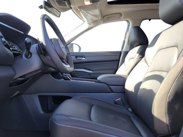 new 2025 Nissan Pathfinder car, priced at $42,604
