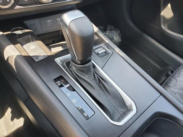 new 2025 Nissan Kicks car, priced at $24,337