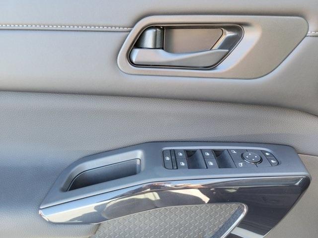 new 2025 Nissan Pathfinder car, priced at $42,641