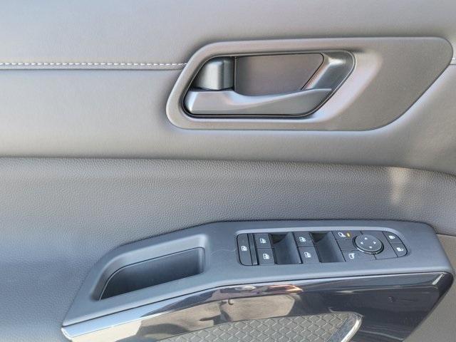 new 2025 Nissan Pathfinder car, priced at $42,368