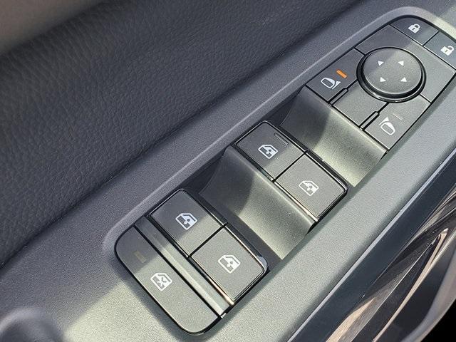 new 2025 Nissan Pathfinder car, priced at $36,983