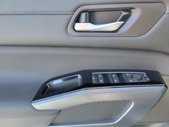 new 2025 Nissan Pathfinder car, priced at $34,190