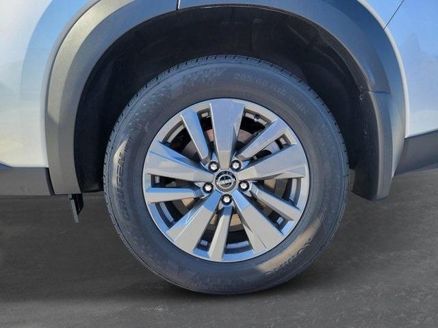 new 2025 Nissan Pathfinder car, priced at $38,284