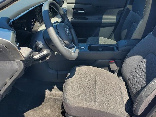 new 2025 Nissan Kicks car, priced at $23,300