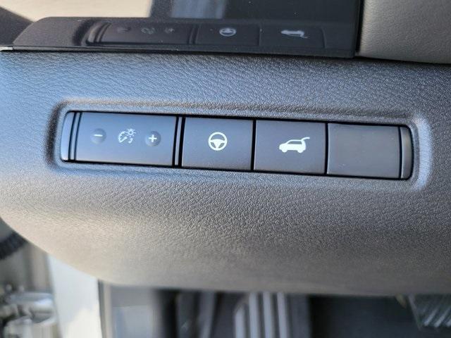 new 2025 Nissan Pathfinder car, priced at $33,890