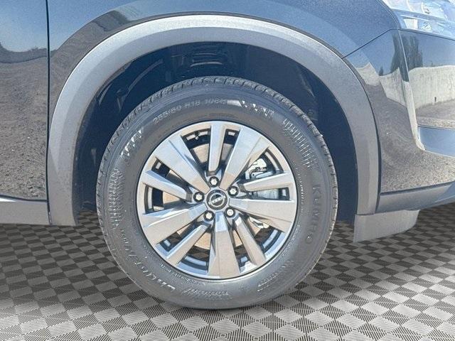 new 2025 Nissan Pathfinder car, priced at $33,890