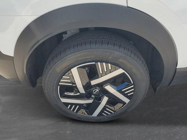 new 2025 Nissan Kicks car, priced at $22,757