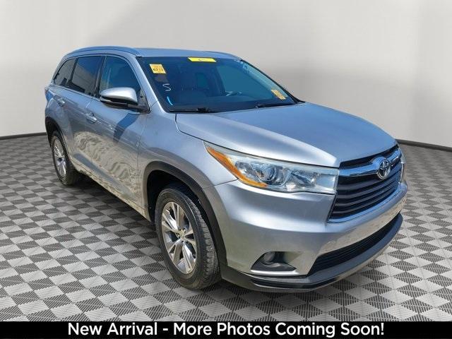 used 2014 Toyota Highlander car, priced at $19,990
