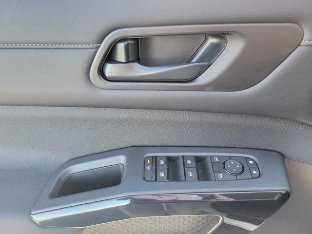 new 2025 Nissan Pathfinder car, priced at $40,463