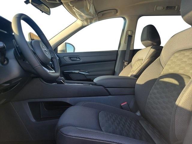 new 2025 Nissan Pathfinder car, priced at $40,463
