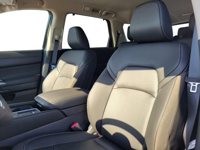 new 2025 Nissan Pathfinder car, priced at $38,981