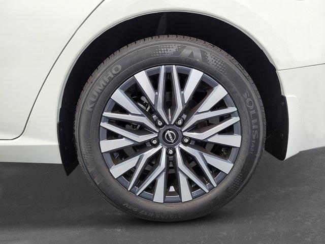 new 2025 Nissan Altima car, priced at $24,807