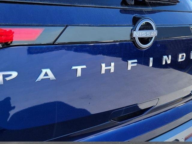 new 2025 Nissan Pathfinder car, priced at $40,321