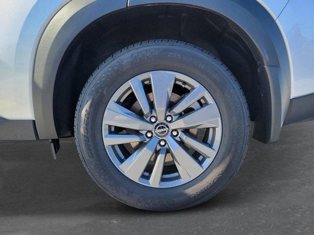 new 2025 Nissan Pathfinder car, priced at $38,284