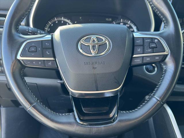 used 2021 Toyota Highlander car, priced at $33,611