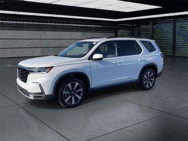 new 2025 Honda Pilot car, priced at $54,930