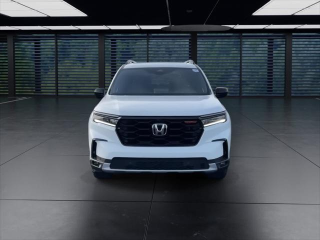 new 2025 Honda Pilot car, priced at $48,620