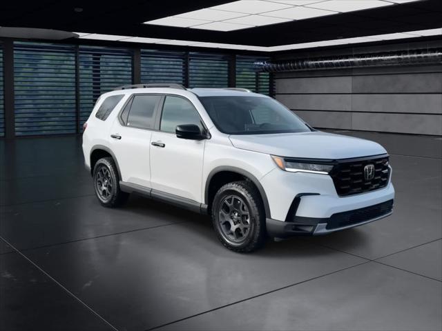 new 2025 Honda Pilot car, priced at $48,620