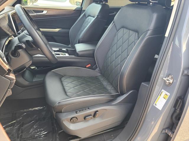 used 2025 Volkswagen Atlas car, priced at $48,600