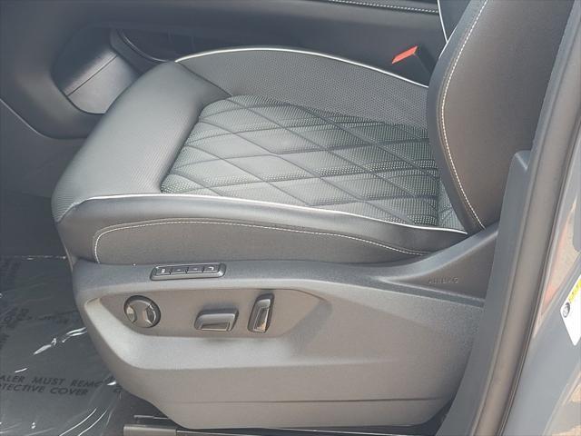 used 2025 Volkswagen Atlas car, priced at $48,600