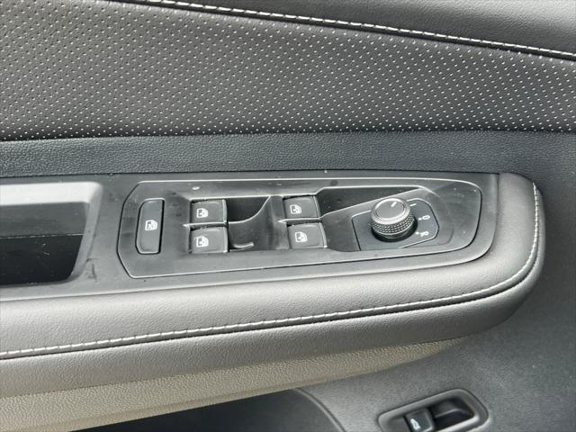 new 2025 Volkswagen Atlas car, priced at $44,873