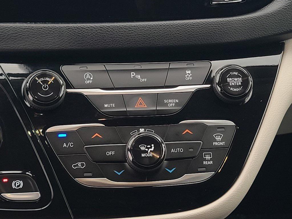 used 2020 Chrysler Pacifica car, priced at $13,400