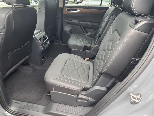 new 2025 Volkswagen Atlas car, priced at $44,471
