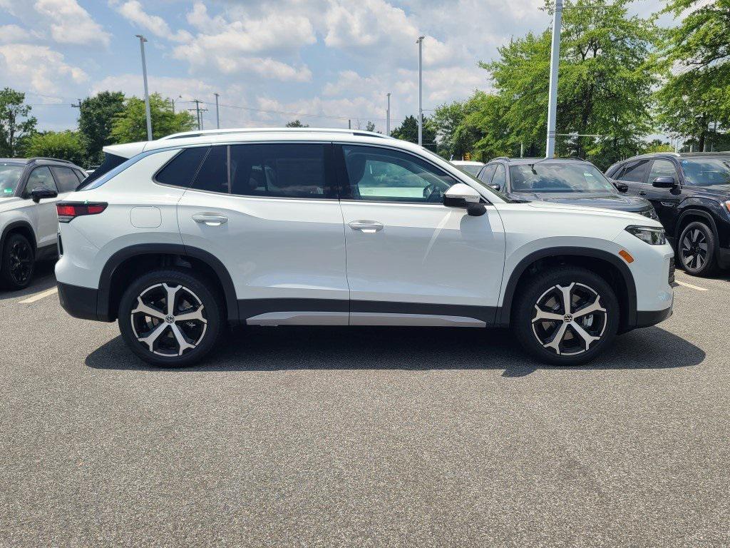 new 2025 Volkswagen Tiguan car, priced at $32,638