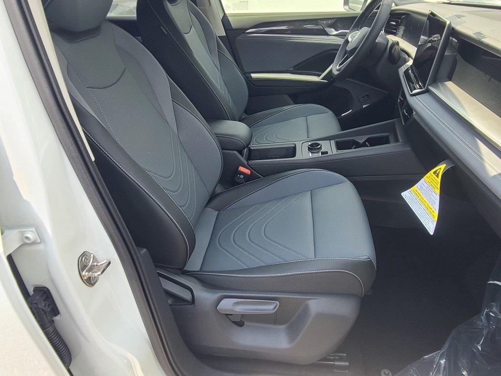 new 2025 Volkswagen Tiguan car, priced at $32,638