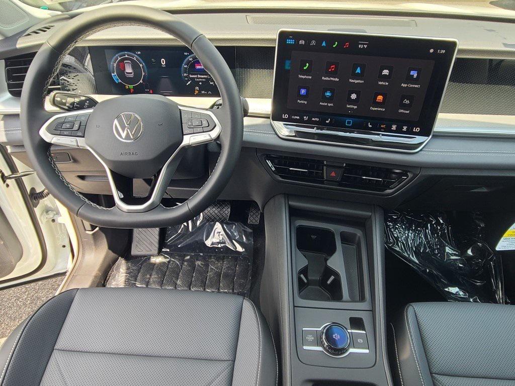 new 2025 Volkswagen Tiguan car, priced at $32,638