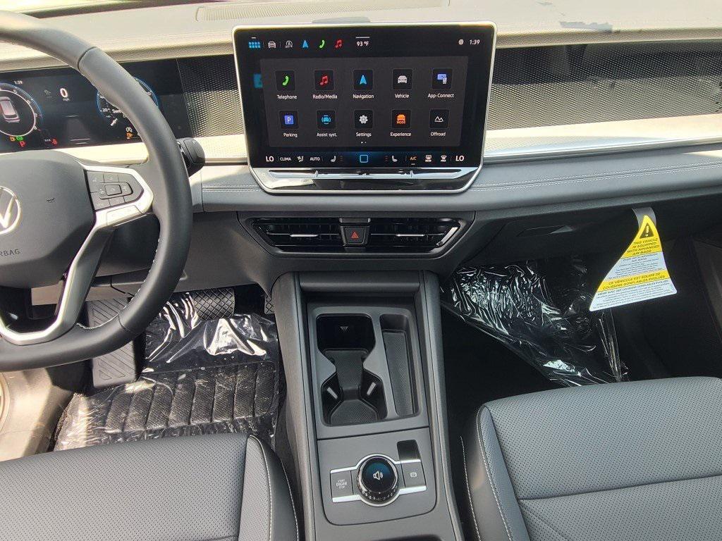 new 2025 Volkswagen Tiguan car, priced at $32,638
