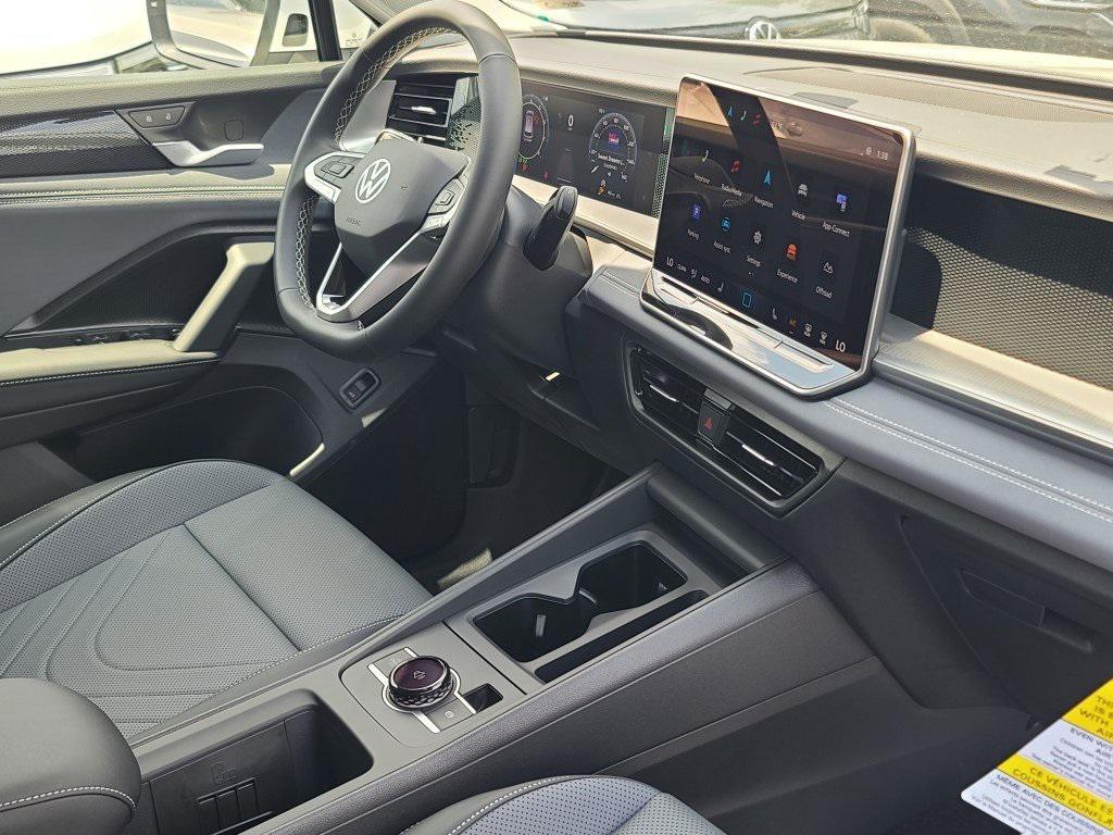 new 2025 Volkswagen Tiguan car, priced at $32,638