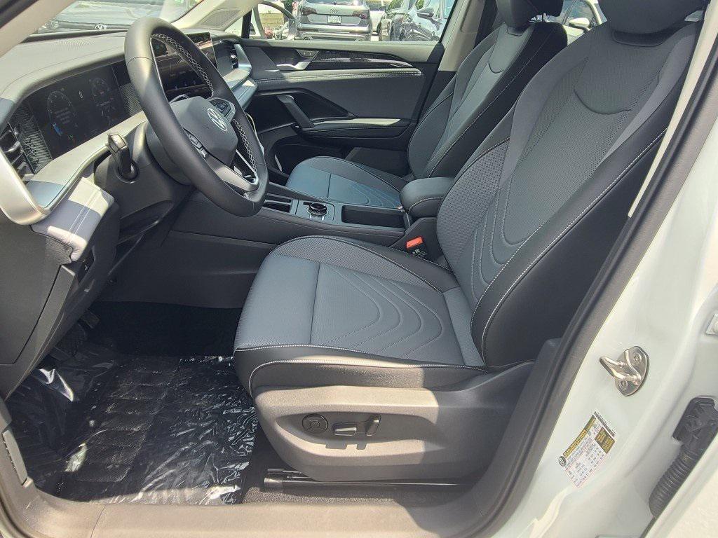 new 2025 Volkswagen Tiguan car, priced at $32,638