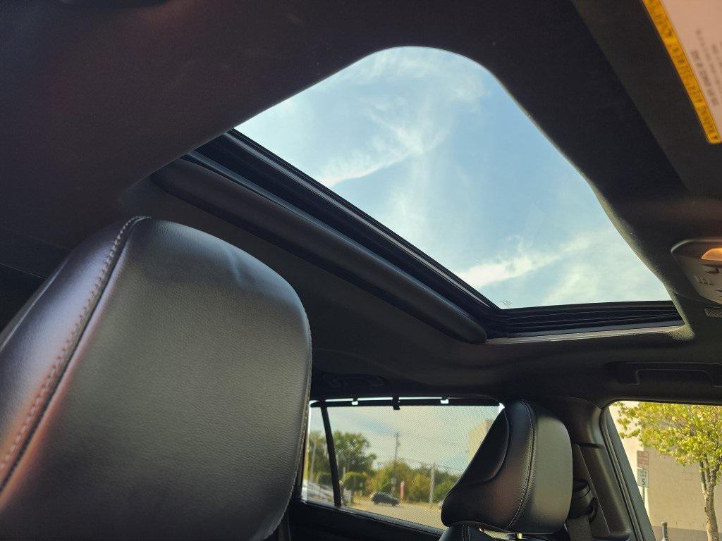 used 2022 Toyota Highlander car, priced at $30,900